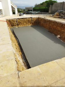 reconstruction piscine creusé béton monobloc
