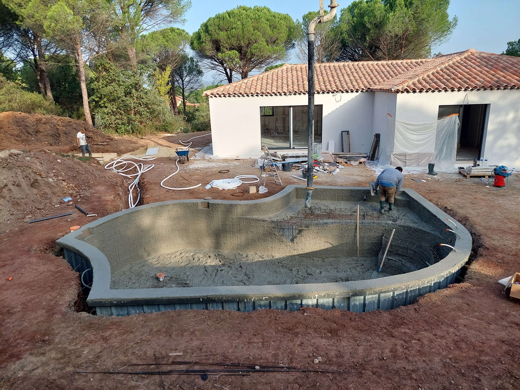 construction piscine de forme libre vidauban