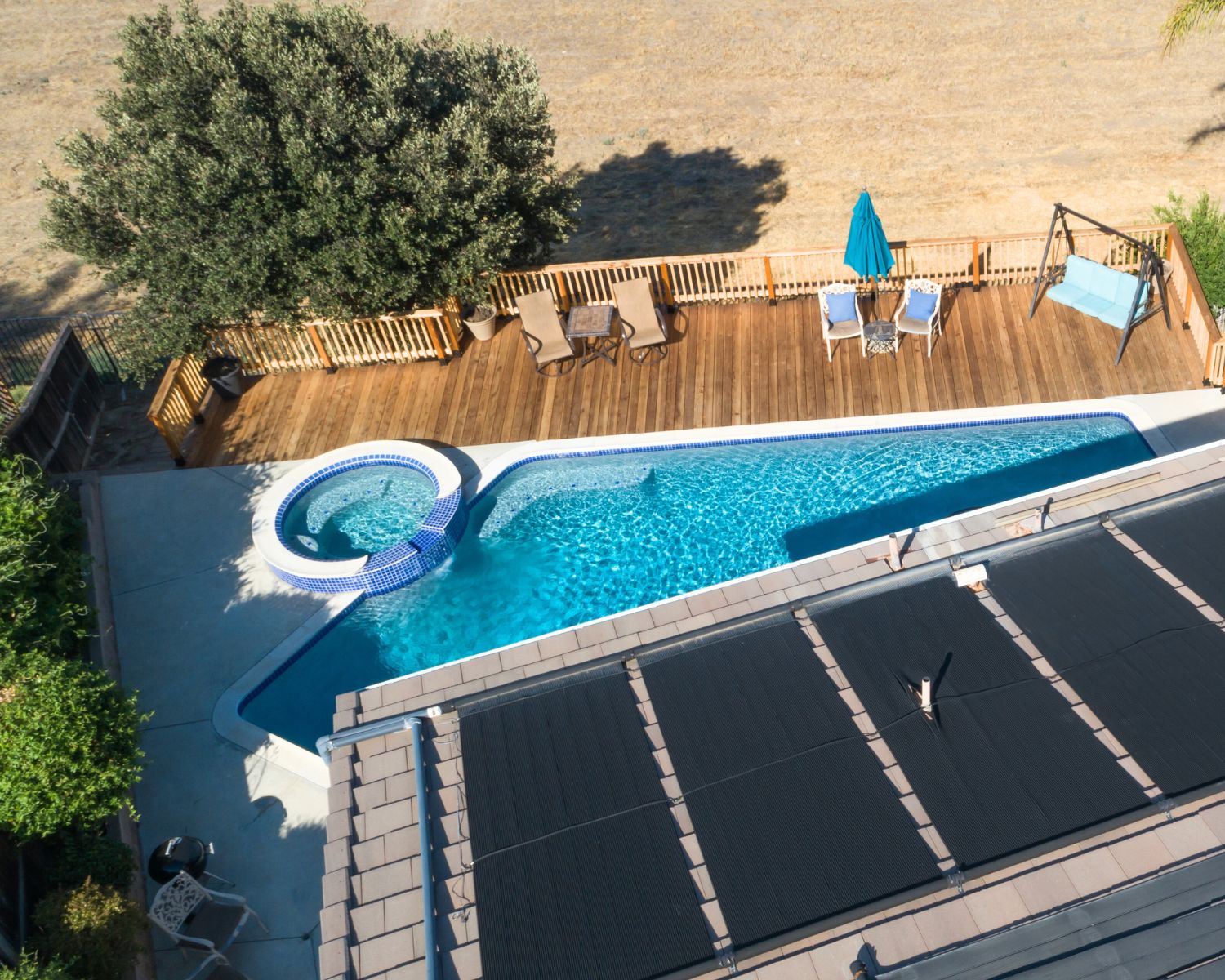 chauffer une piscine avec des panneaux solaires