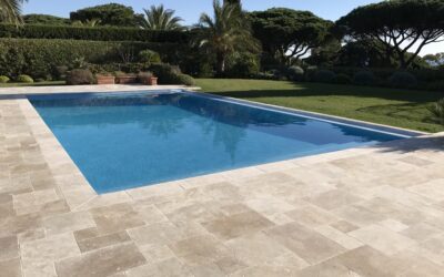 Rénovation de piscine avec création de terrasse en travertin près de Toulon