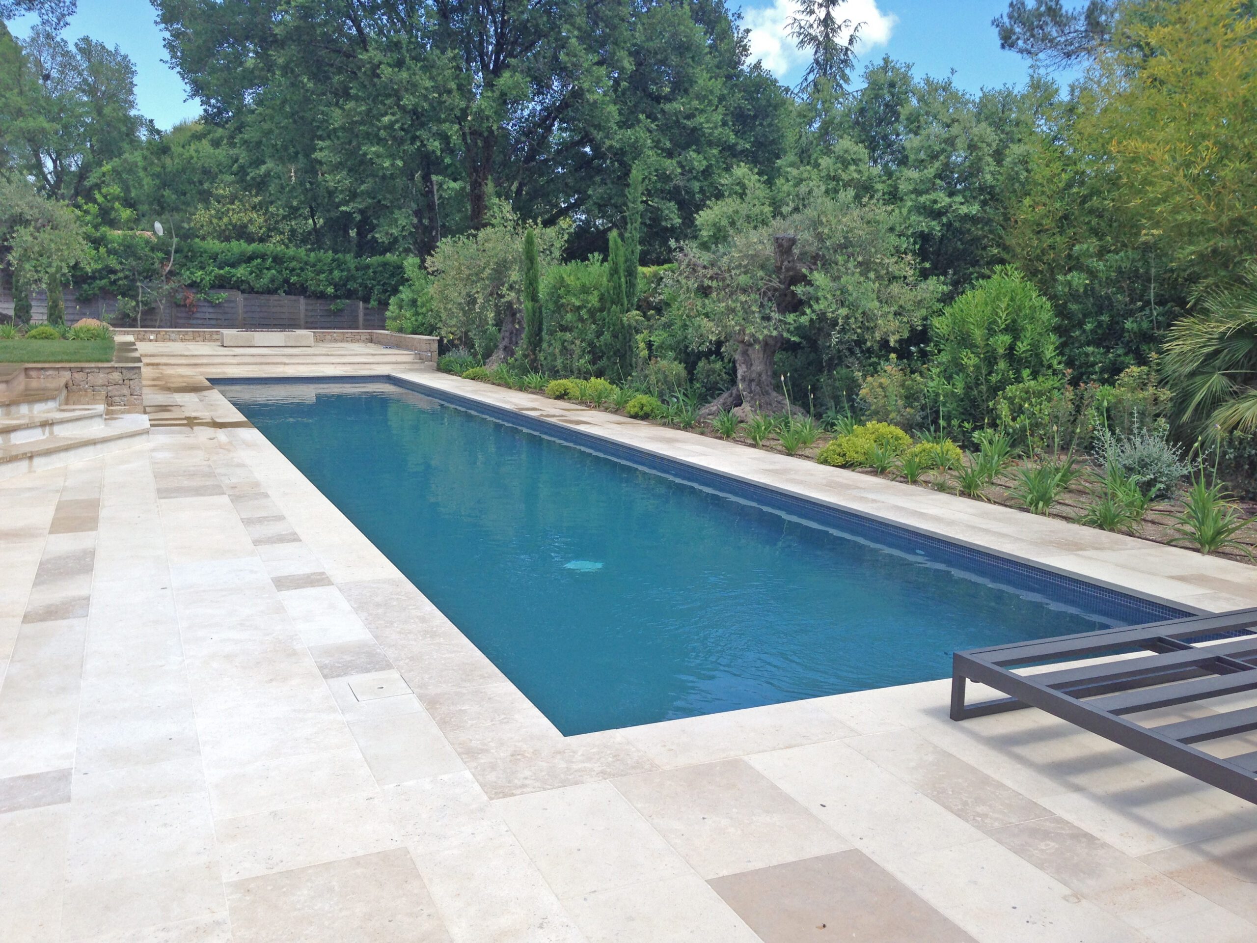 piscine creusée entretenir par un pisciniste var