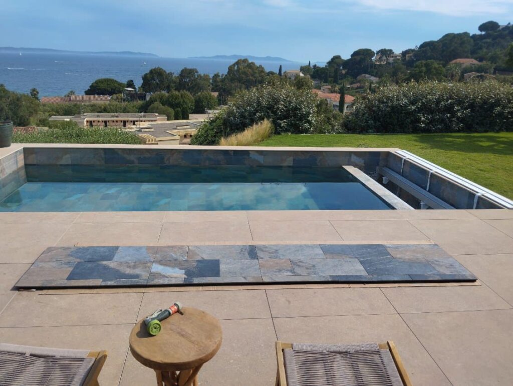 construction piscine le lavandou var 