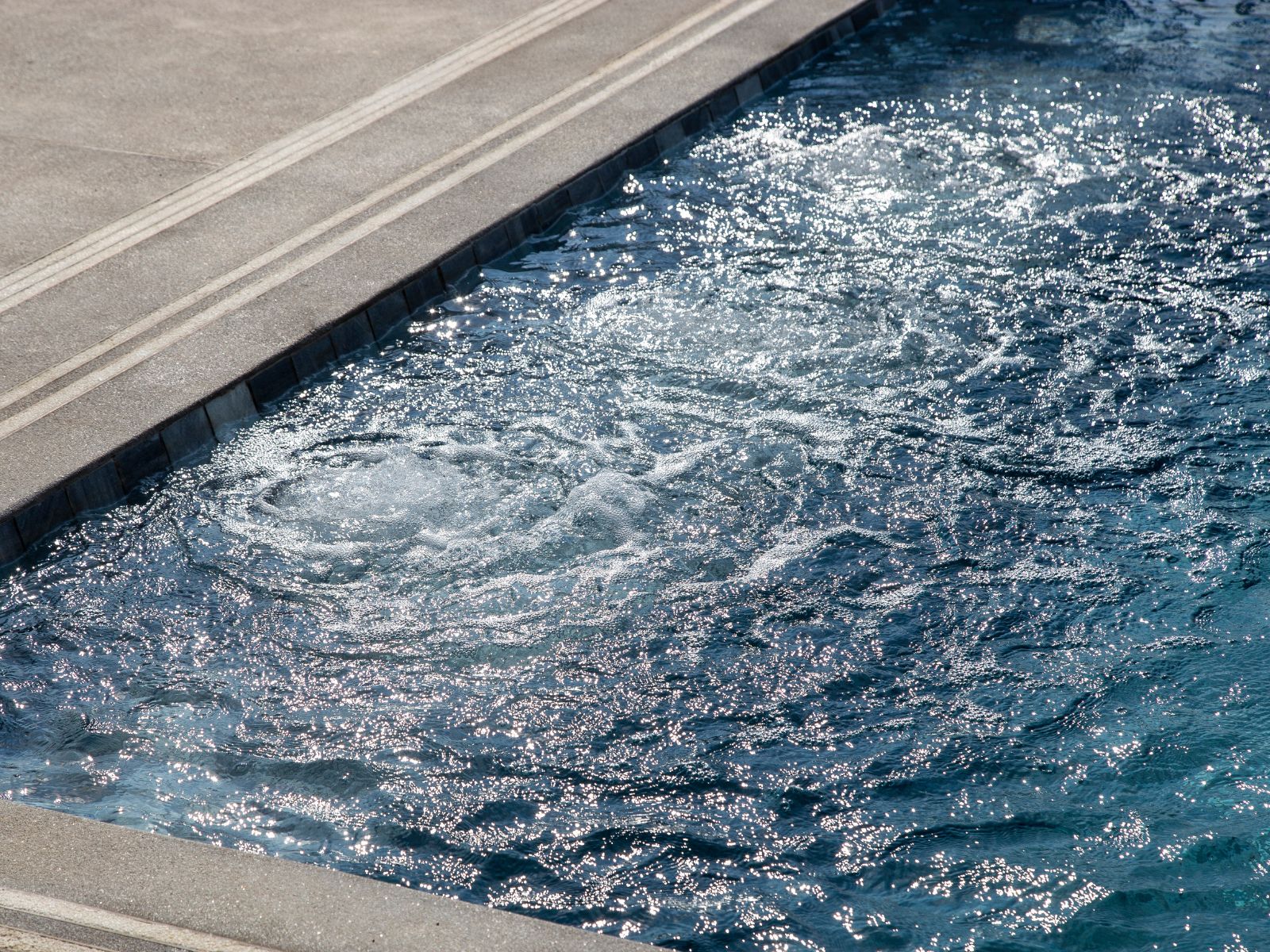 construction de piscine creusée dans le Var par JPBG