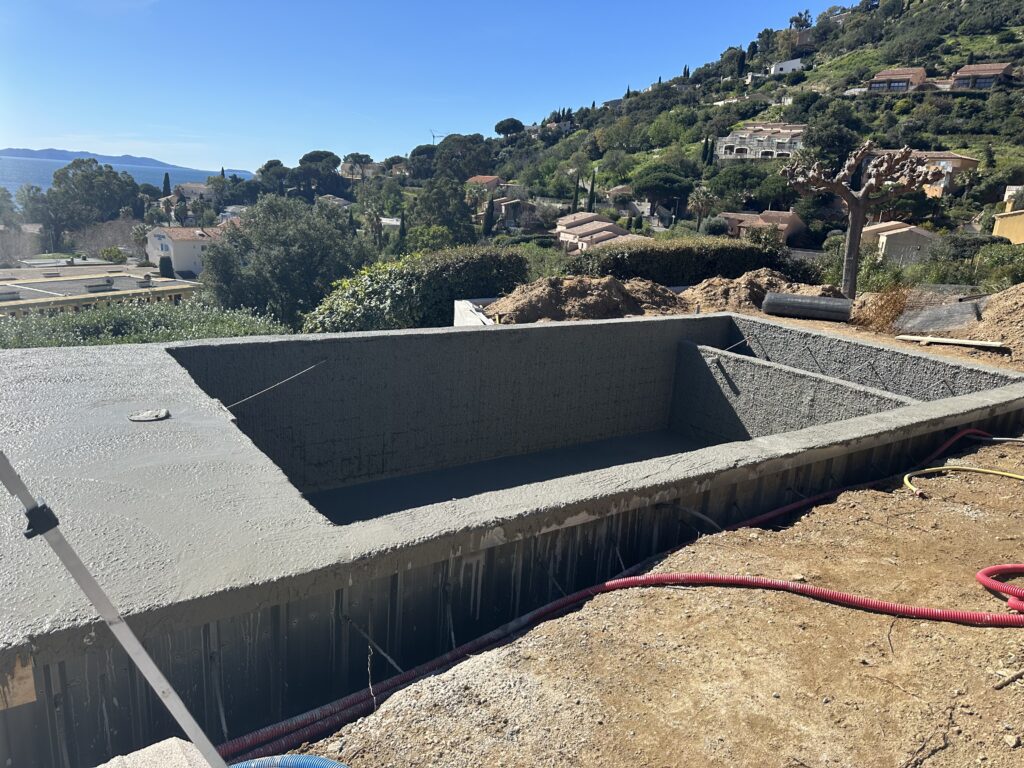 piscine en béton armé var JPBG 