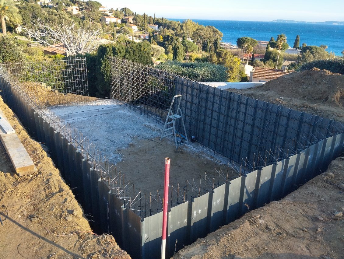 piscine creusée sur mesure en béton armé var