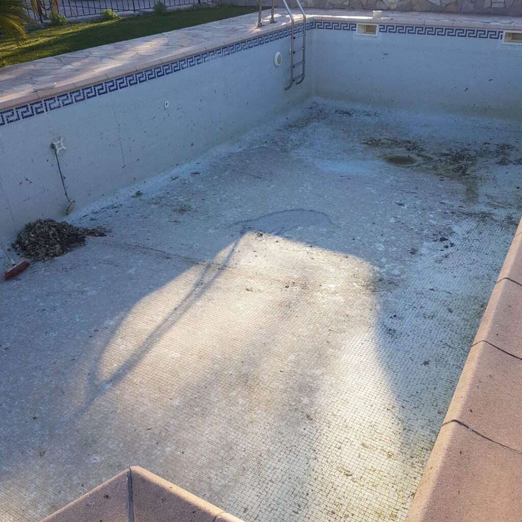 Rénovation de revêtement de piscine var